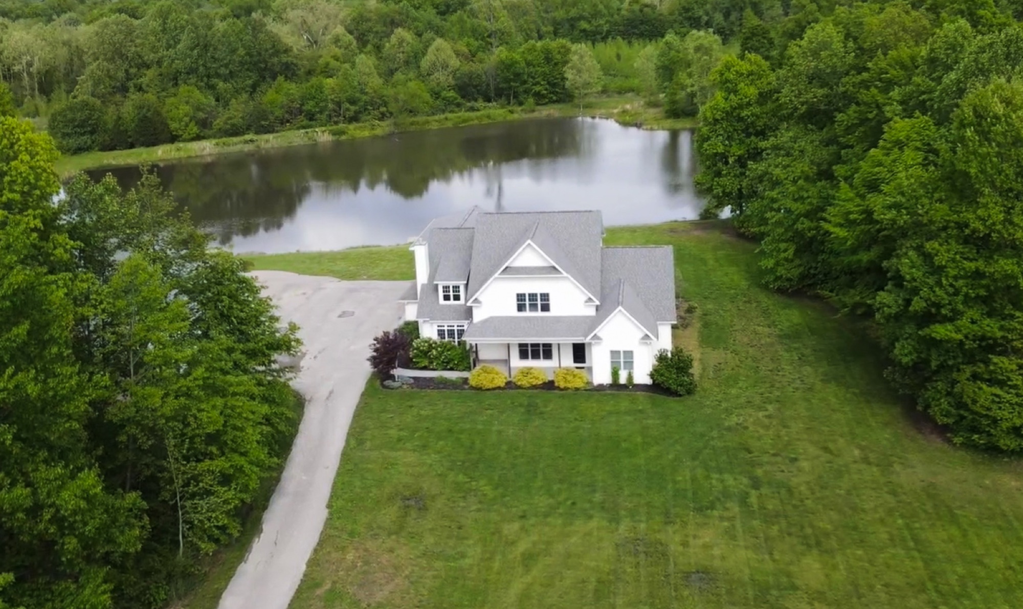 Lakeside Manor overnight lodging at Abram Farms