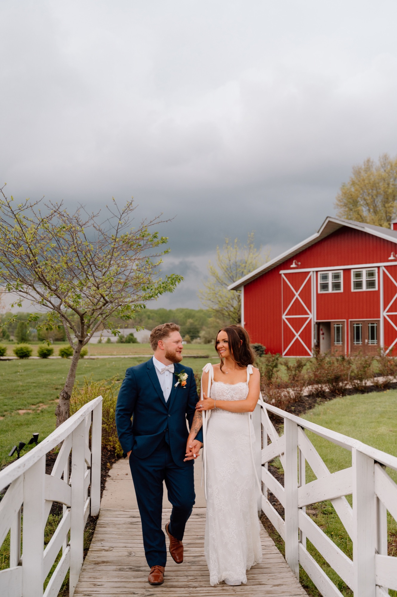 Wedding party photos on the Abram Farms grounds