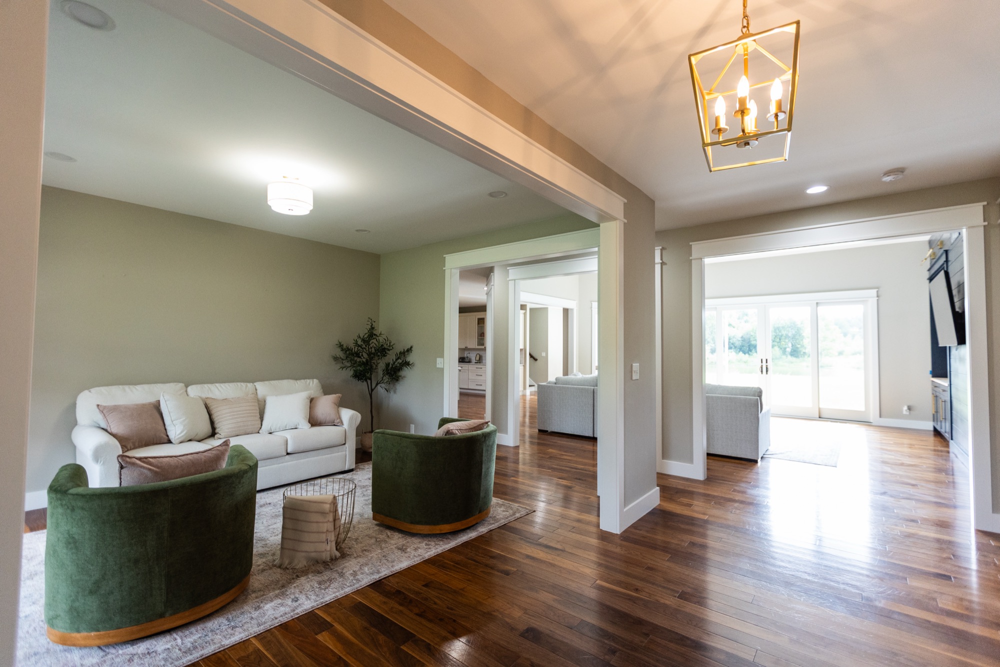 Sitting room at Lakeside Manor