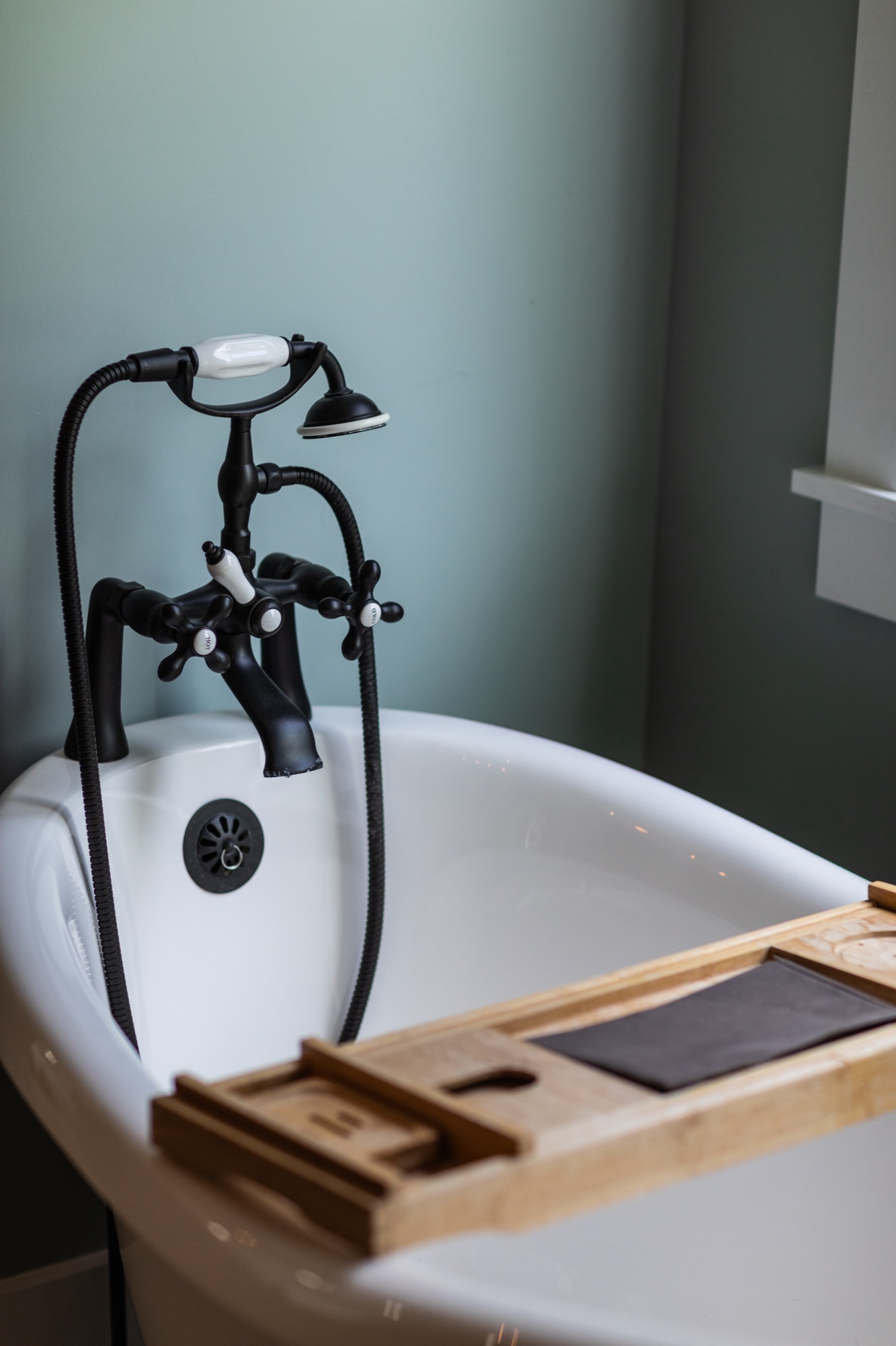 Soaking tub at Lakeside Manor